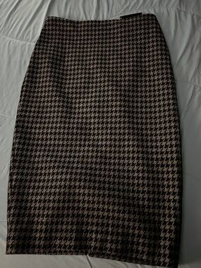 Express Houndstooth Pencil Skirt - Black and Grey